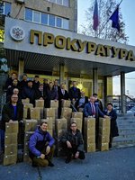 수르구트의 여호와의 증인은 기소장 사본을 받았다