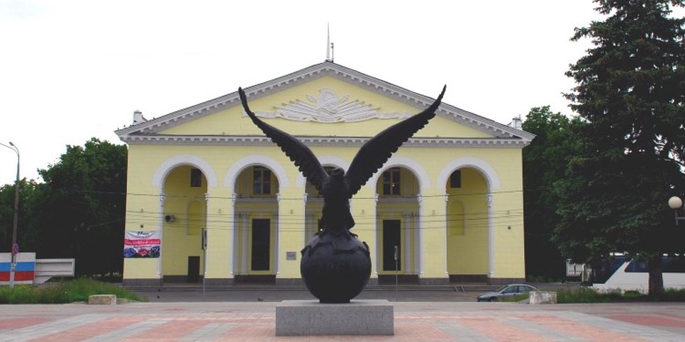 Foto: Orel, Plaza de la Estación de Ferrocarril
