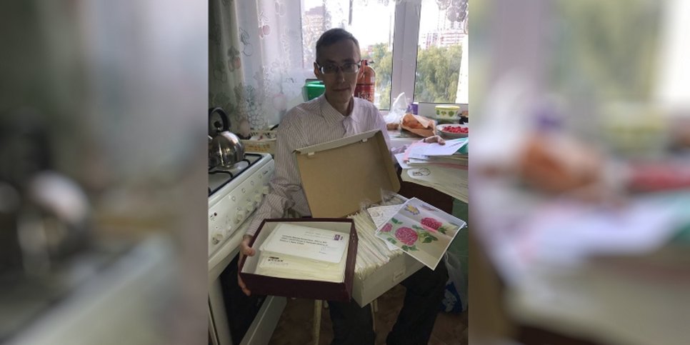 Foto: Maksim Khalturin atesora las cartas que recibió en la cárcel 