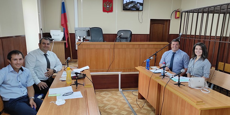 Na foto, da esquerda para a direita: Marat Abdulgalimov, Arsen Abdullaev, Anton Dergalev e Mariya Karpova no tribunal. 21 de setembro de 2020