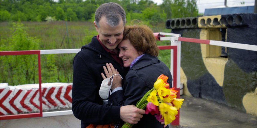 Konstantin Bazhenov y su esposa, Irina. Ucrania, 19 de mayo de 2021