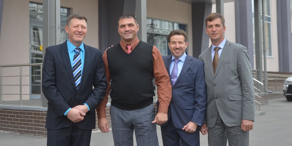 照片中：根纳季·杰尔曼、罗曼·格里达索夫、阿列克谢·米列茨基、阿列克谢·布登丘克，2022 年 9 月