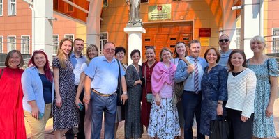 朋友们在 2024 年 8 月 20 日上诉当天来支持叶夫根尼·索科洛夫