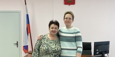 Larisa Potapova e Olga Kalinnikova no tribunal, março de 2025