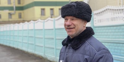 에두아르트 스비리도프는 형벌 식민지에서 석방된 후였다. 2026년 4월.